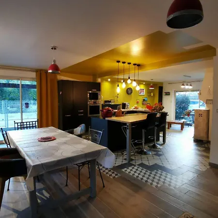 Grande Maison, Piscine Et Poele A Bois , A * Soual